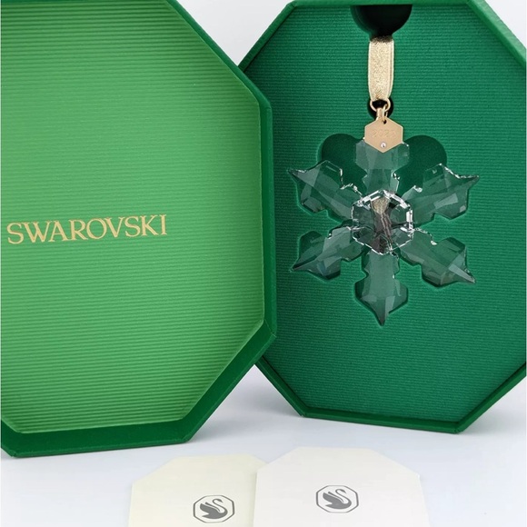 Swarovski Annual Edition 2022 Ornament - Picture 2 of 8